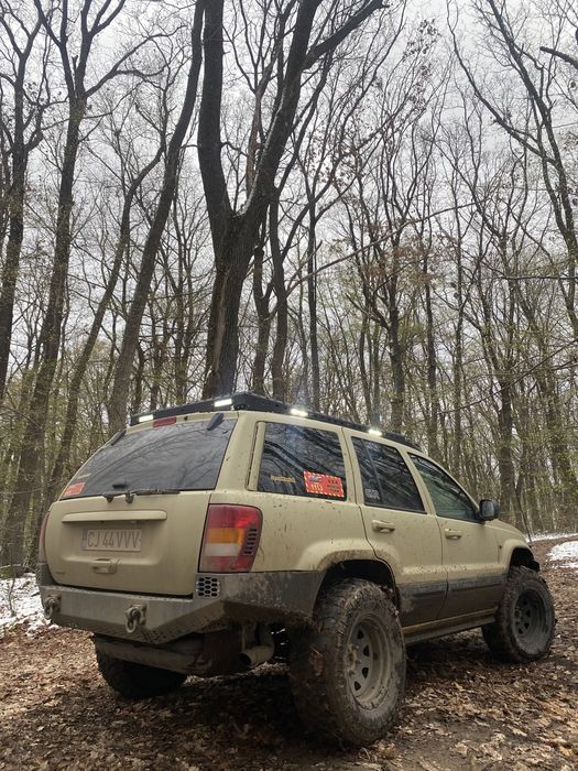 Jeep Grand Cherokee Overlanding quadra drive