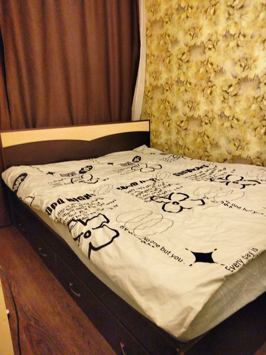 Продам двуспальную кровать