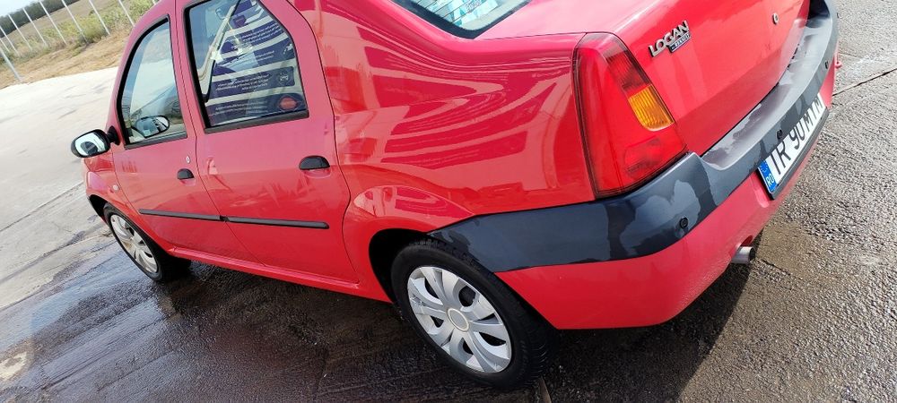 Vând Dacia Logan