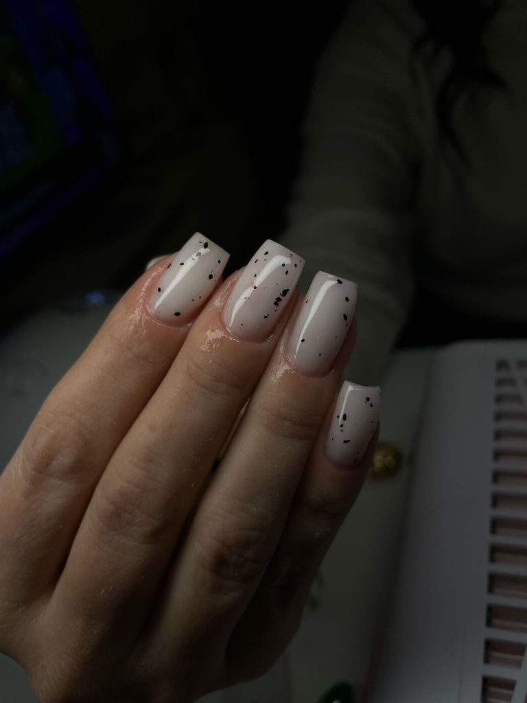 Unghii cu gel / unghii false / semi