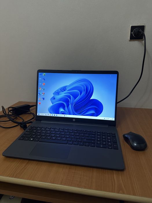Laptop HP 15s-eq1xxx, i7-1255u, 32Gb Ram, 1TB SSD ca nou