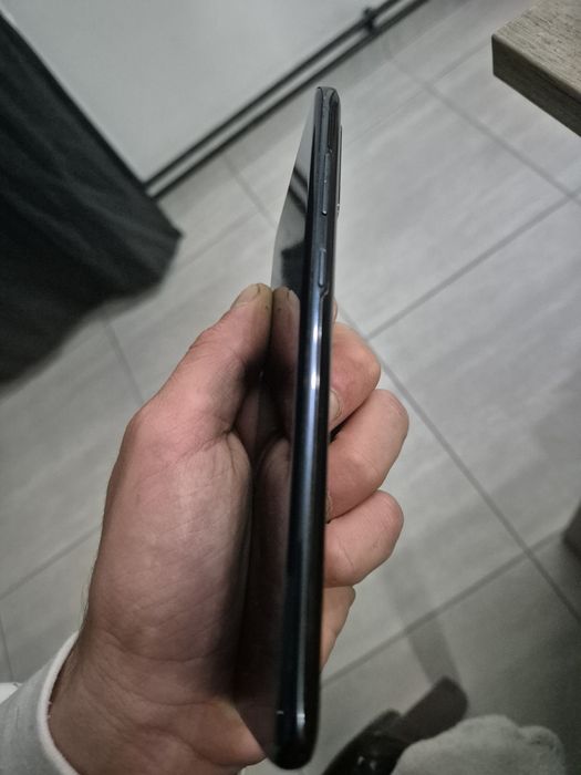 Samsung s20 plus display stricat