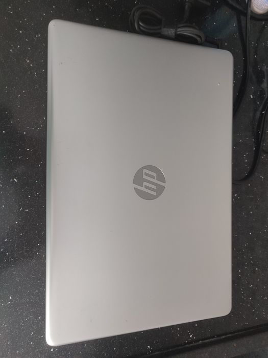 Laptop Mare HP 17 - Intel Quad Core/ 4Gb ddr4/ 128gb SSD/ 17,3 Led