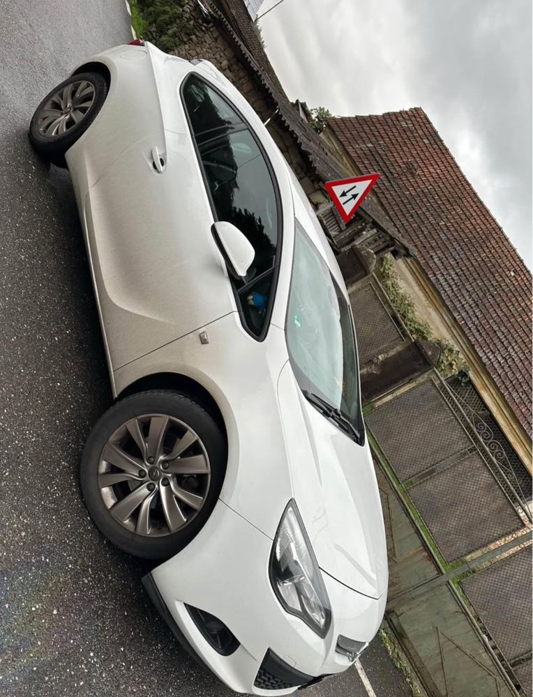Opel Astra J GTC