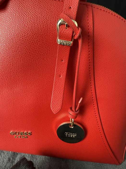 Чанта Guess Luxe