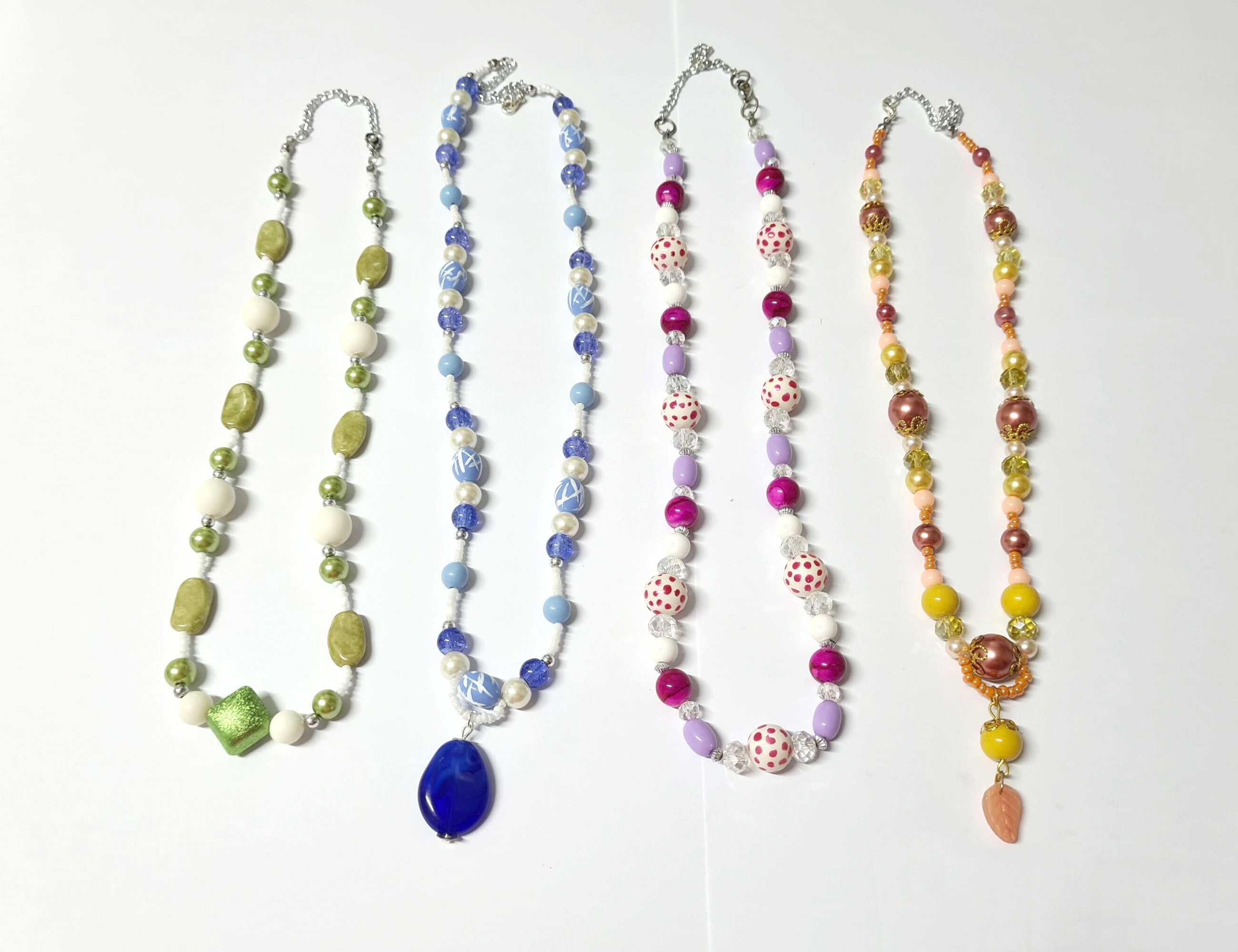 Reducere! 10 Coliere handmade diverse culori si modele, din margele