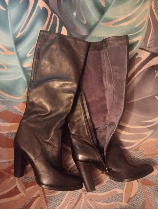 Кожаные сапожки 38 р.