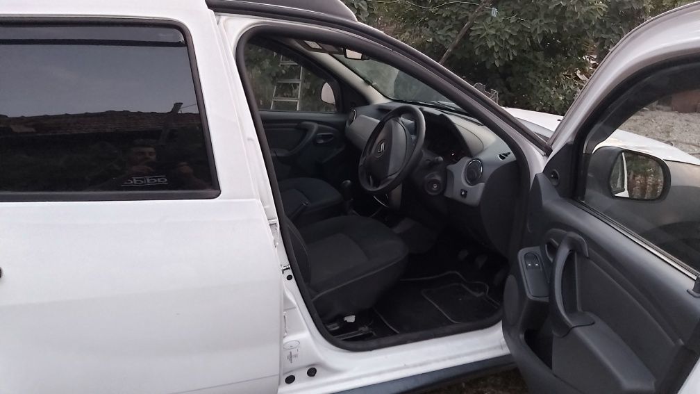 Dezmembrez Dacia duster 1,6 2x4 2013 5 trepte alb