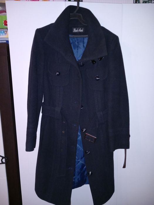 Palton bleumarin închis!