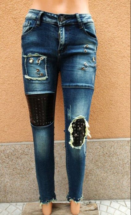 Пънк дънки 
Размер ХС
Цена : 25лв