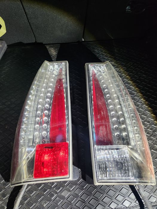 Задние фары Cadillac Escalade