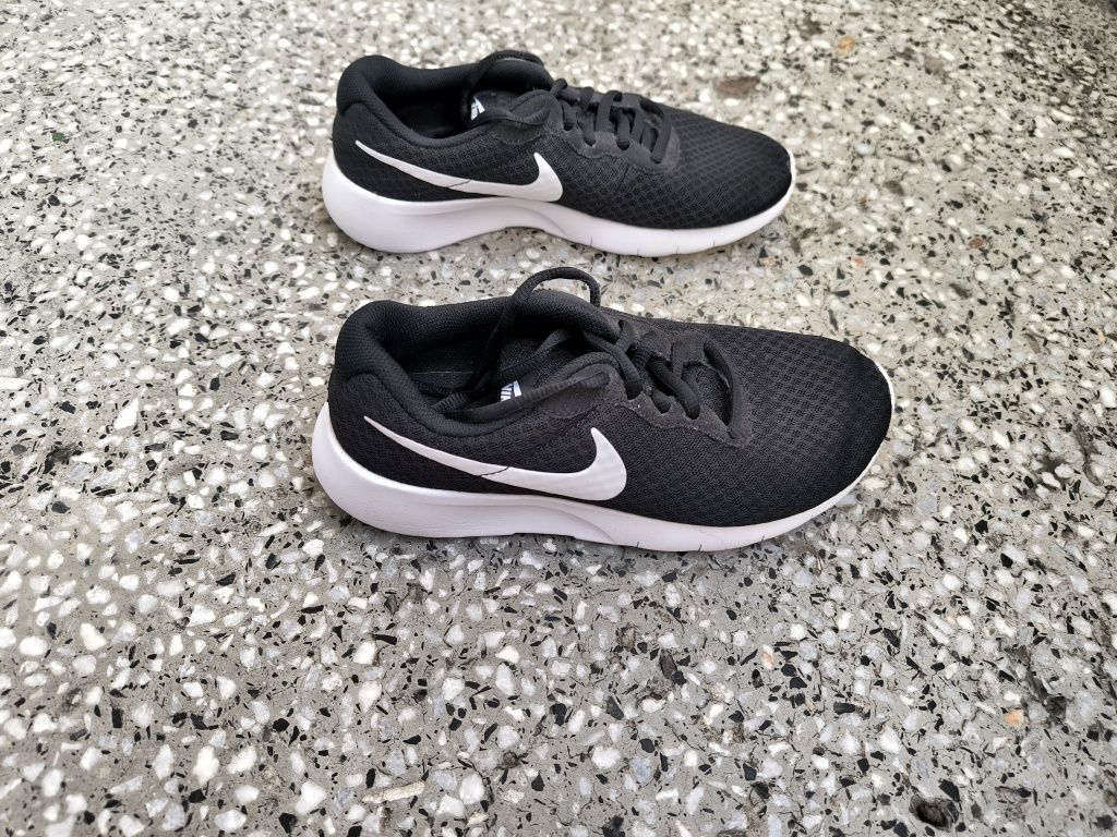 Nike Нови черни дамски оригинални обувки с текстилна горна част