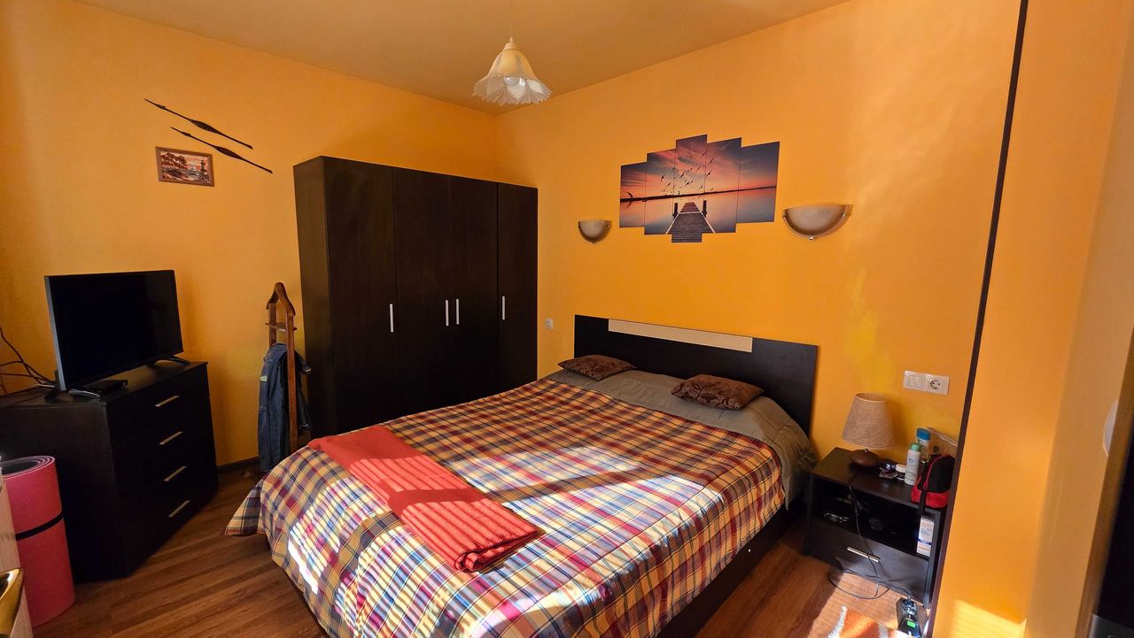 Продава се Тристаен апартамент в Перник, Център - 72 кв.м за 1389 €/кв.м - Снимка #2