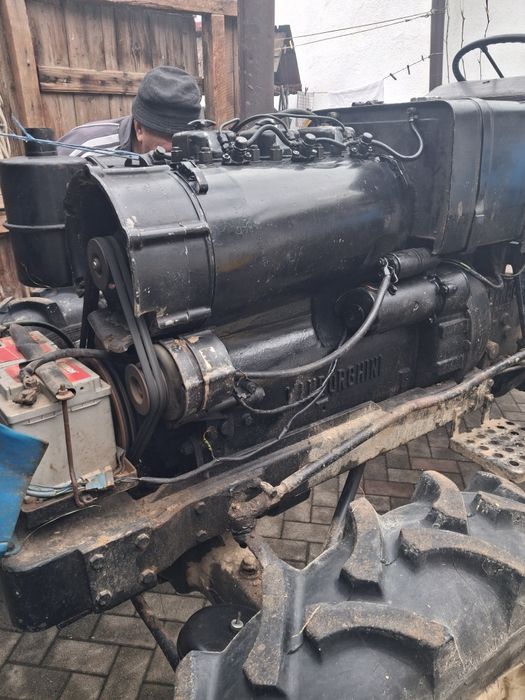 Vând tractor Lamborghini