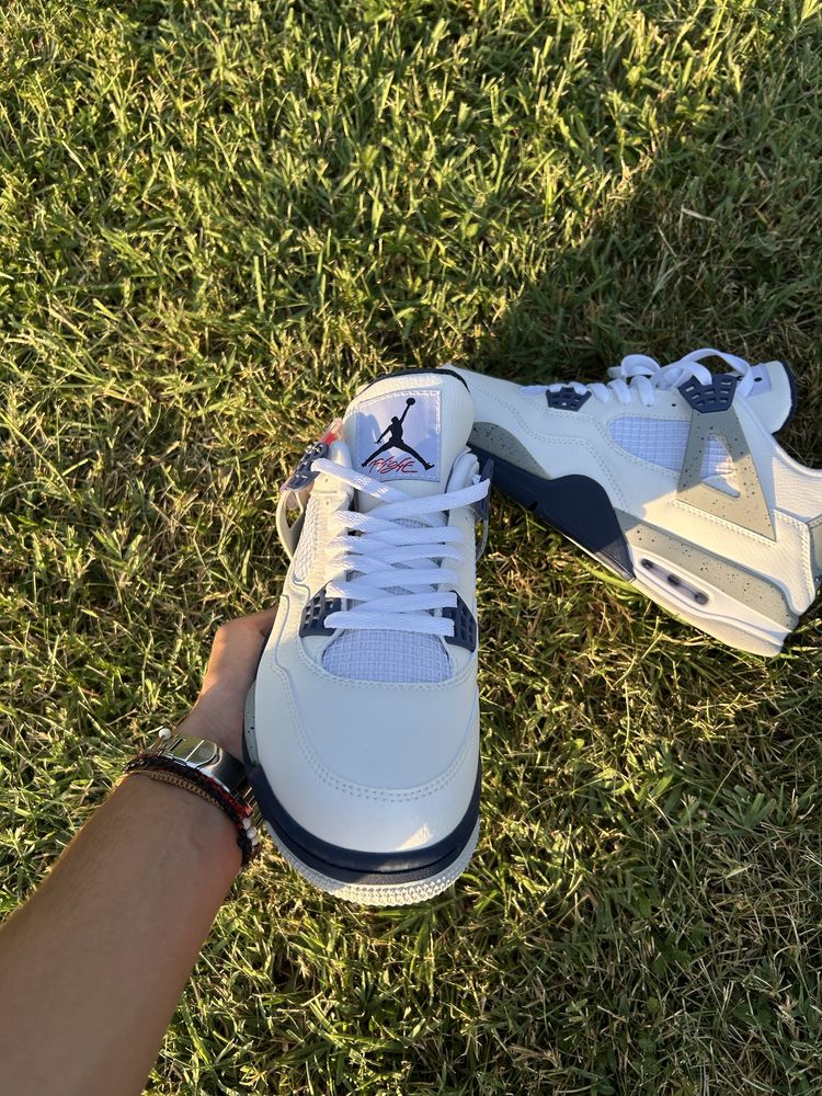 Adidasi Jordan 4