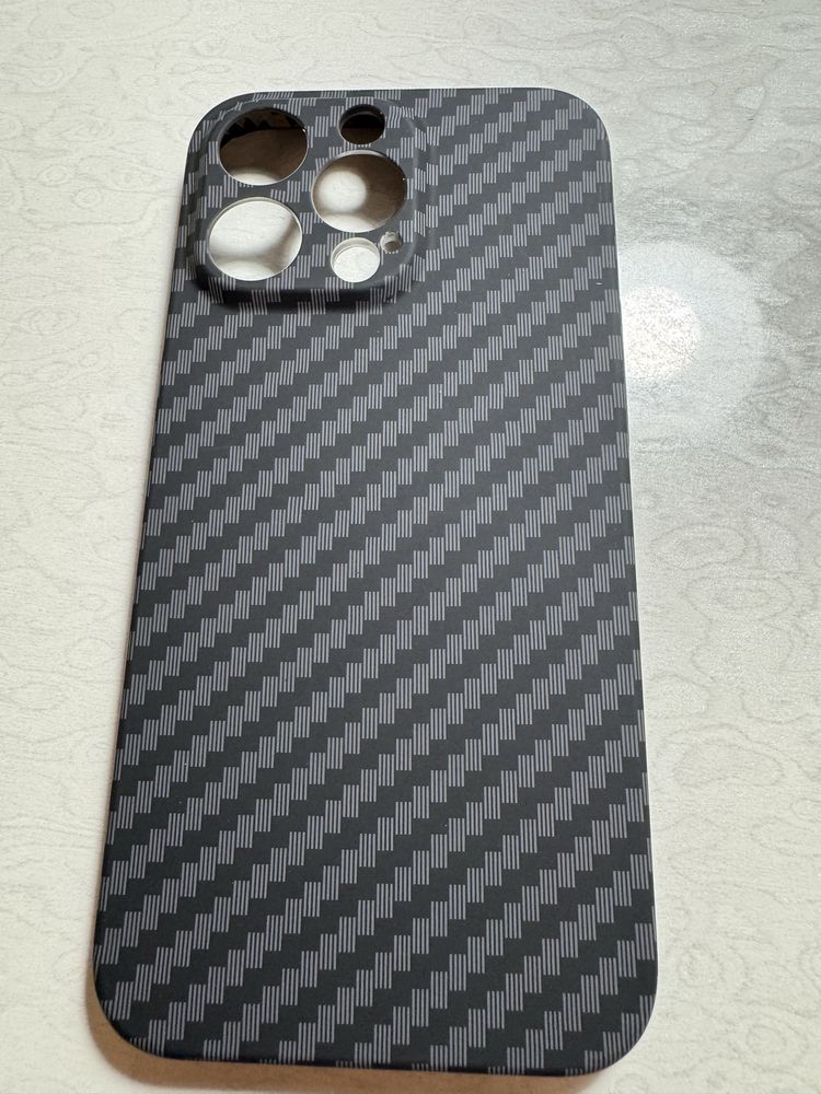 Husa Ultra Slim iPhone 13 pro stil fibra de carbon