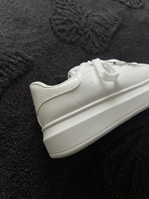 Pantofi sport albi noi