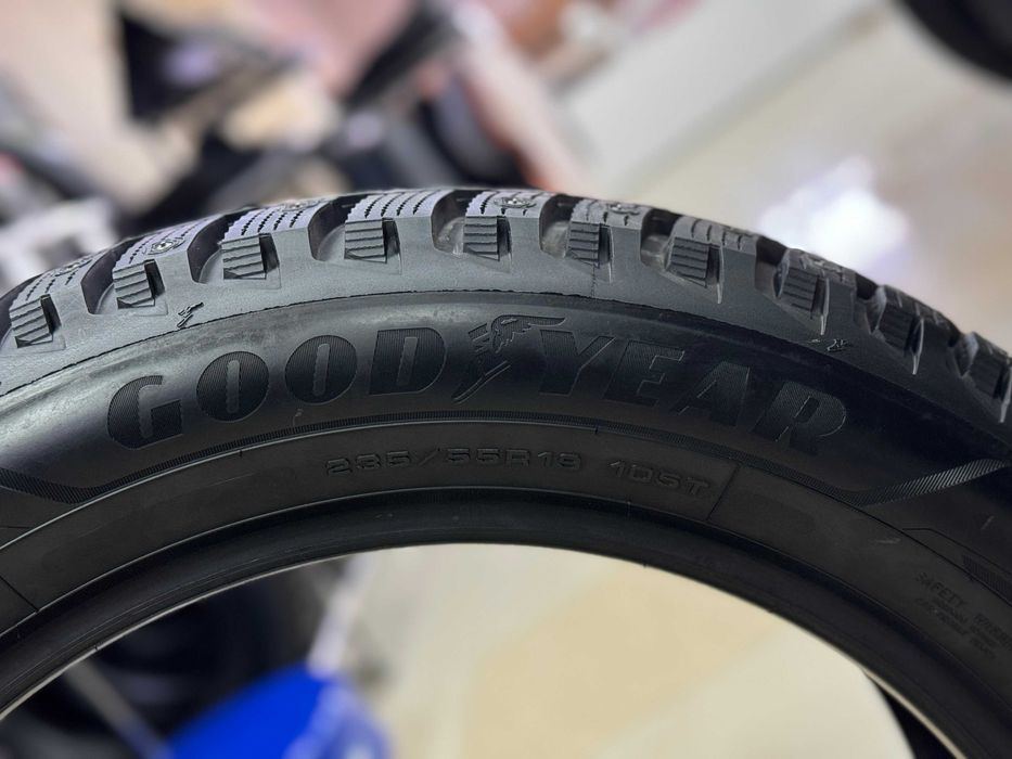 Автошина 235/55 R19 Goodyear UltraGrip Arctic 2 SUV D-Stud 105T (шип)