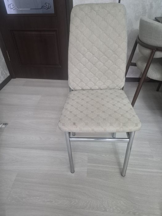 Стулья по 7000 тенге