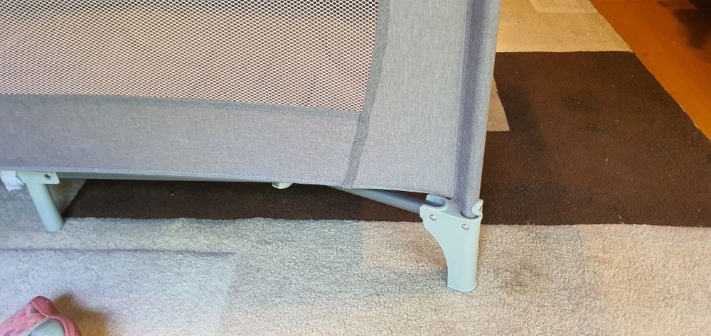 Pătuț de voiaj în stare foarte bună (fără saltea suplimentară)