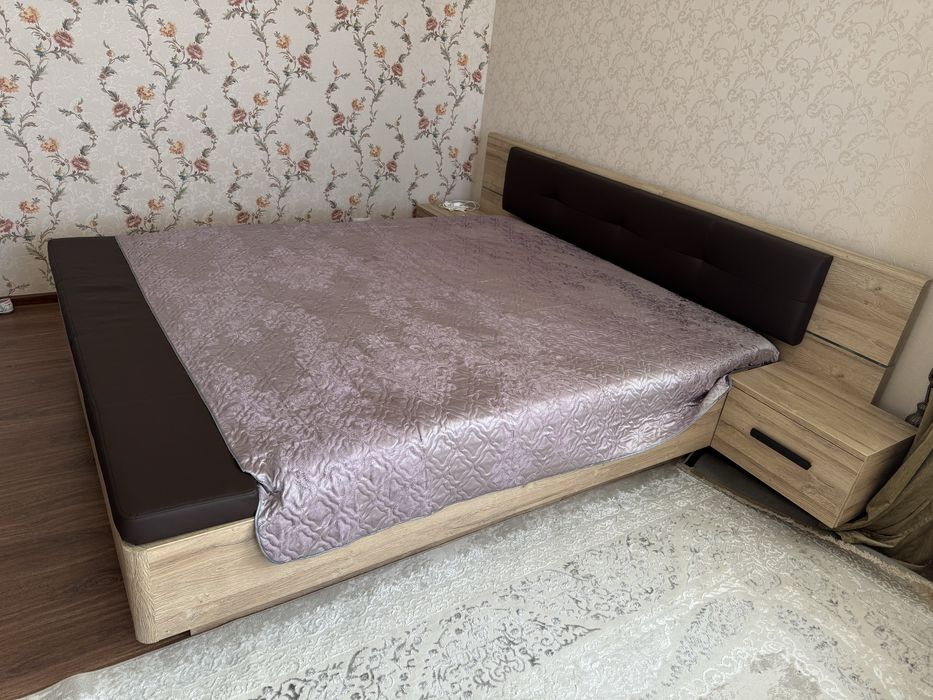 Срочно! Продам спальный гарнитур с матрасом