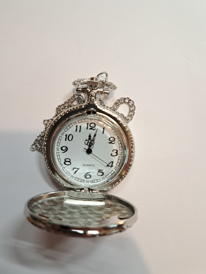 Уникален джобен часовник с Ретро локомотив