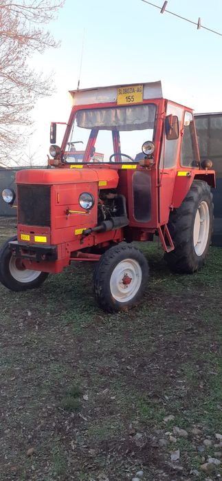 Vând tractor Renault 45 cp.