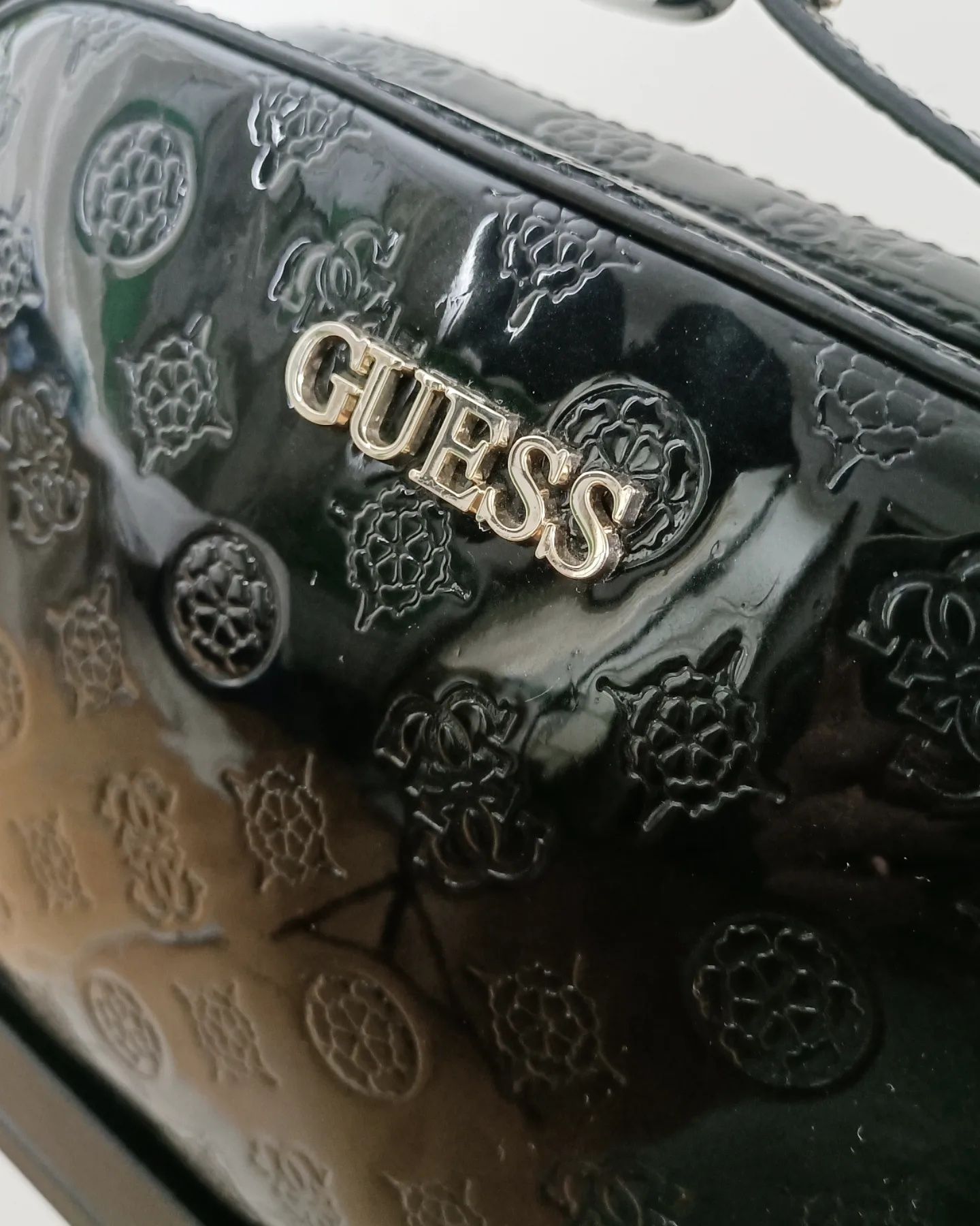 Geanta dama Guess