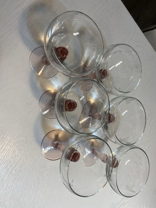 Pahare Pink cristal gravate cu picior