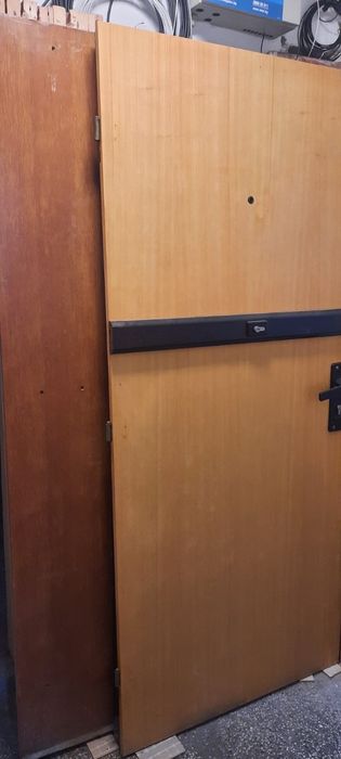 Входна врата за апартамент.