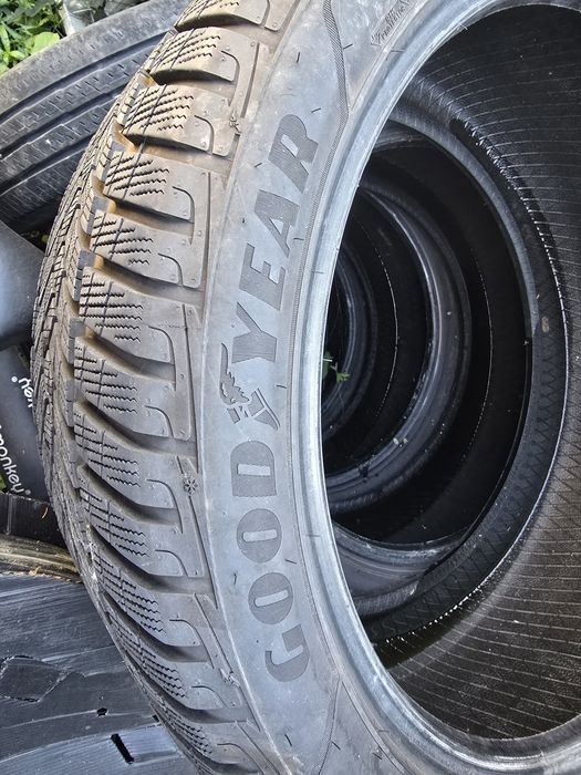 Гуми Goodyear 275/40 R21