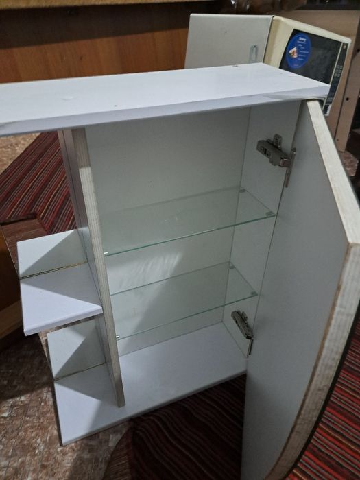 Ванный шкаф  сатылымда  состояниеси оте жаксы  сынбаган новыи есеби