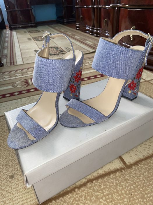 Женский обувь босоножка