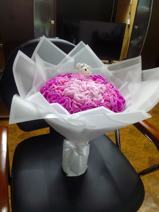 Buchet de trandafiri din spumă