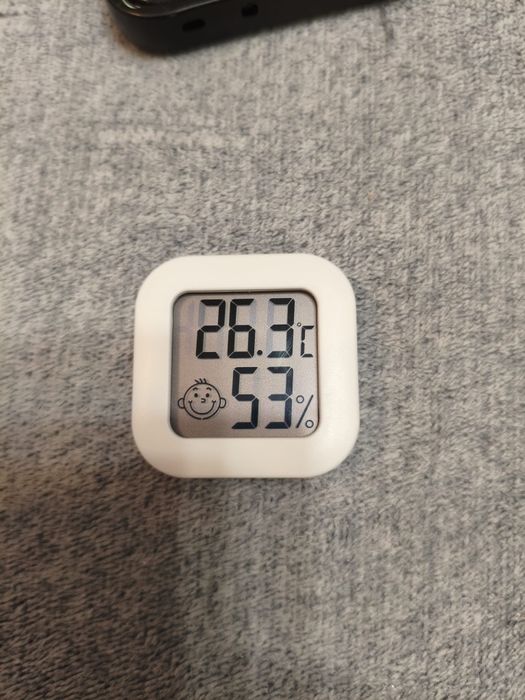 Termometru–Higrometru Digital RUIZHI pentru Interior – Compact și Prec