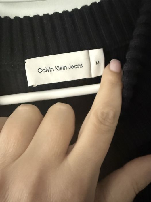 Пуловер Calvin Klein М размер