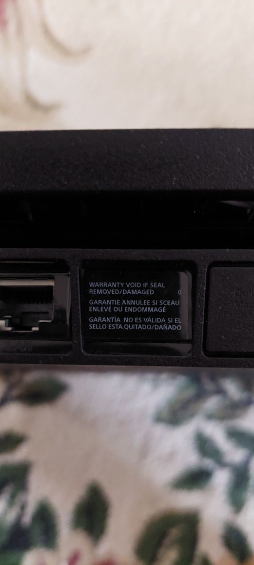 Игровая приставка Sony Play Station-4 Slim 1TB В отличном состоянии