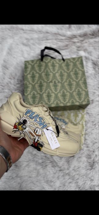 Papuci Gucci cu accesorii