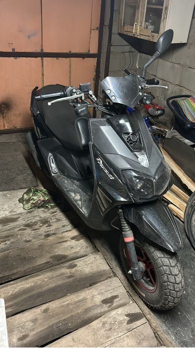 Продам скутер новый с документами