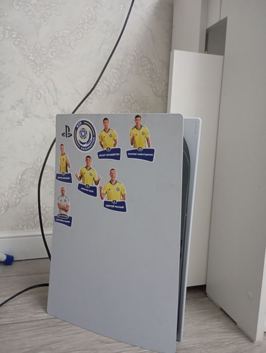 Продаю пс 5 в хорошем состояние, торг есть