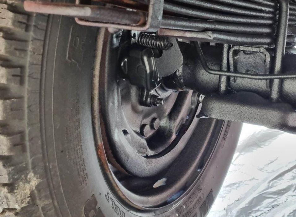 Autoutilitară Toyota Hilux 2.5 d4D 102 cai cu TVA si vamă platită