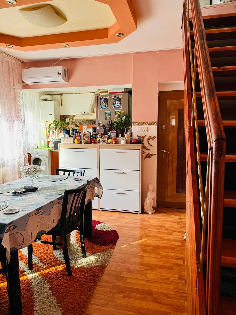 Apartament cu nivel 3 camere/ 70 mp