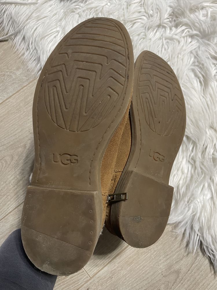 Ghete Ugg 35 ingrijite