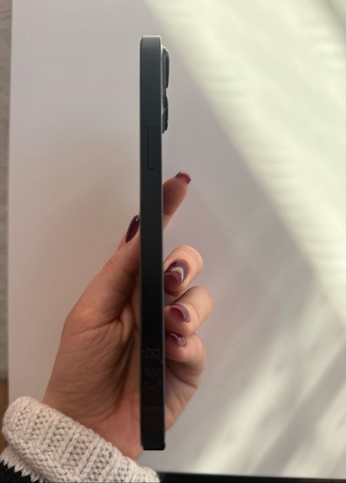 Продавам IPhone 14 plus