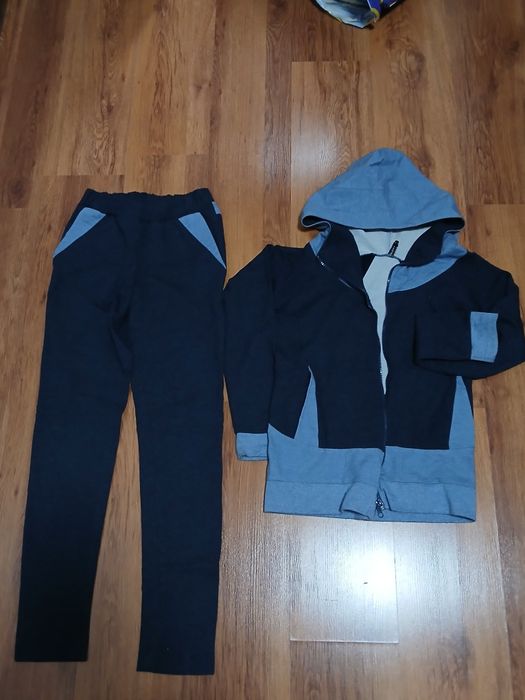 Женский спортивный костюм