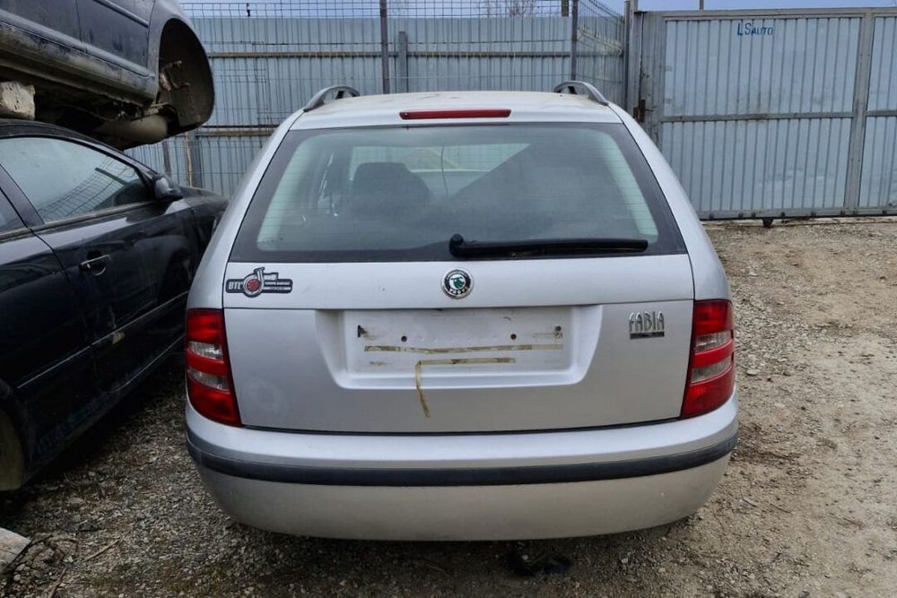Spoiler bara spate Skoda Fabia 1 2000-2008 la7w