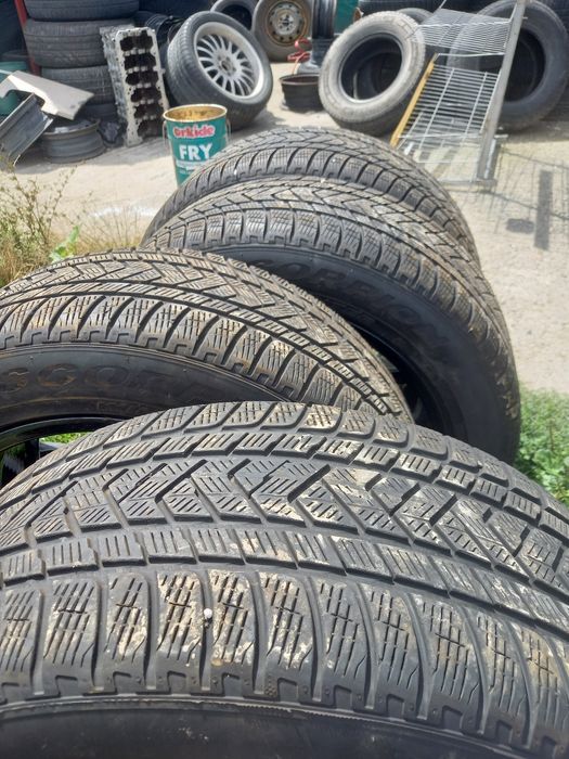 Vând cauciucuri 285 45 r20