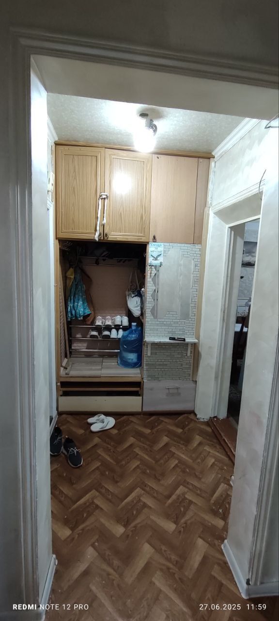 Продается 2/4/9 квартира ТТЗ-2 отдельный вход