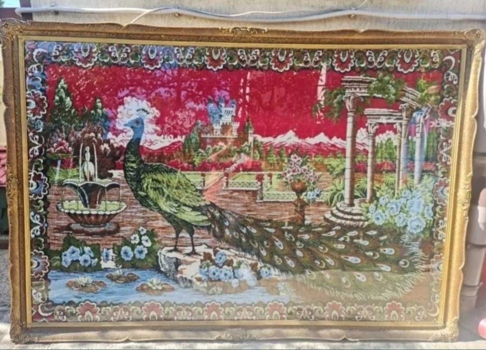 Carpeta Paun inramata stil tablou
1.80 m pe 1.60