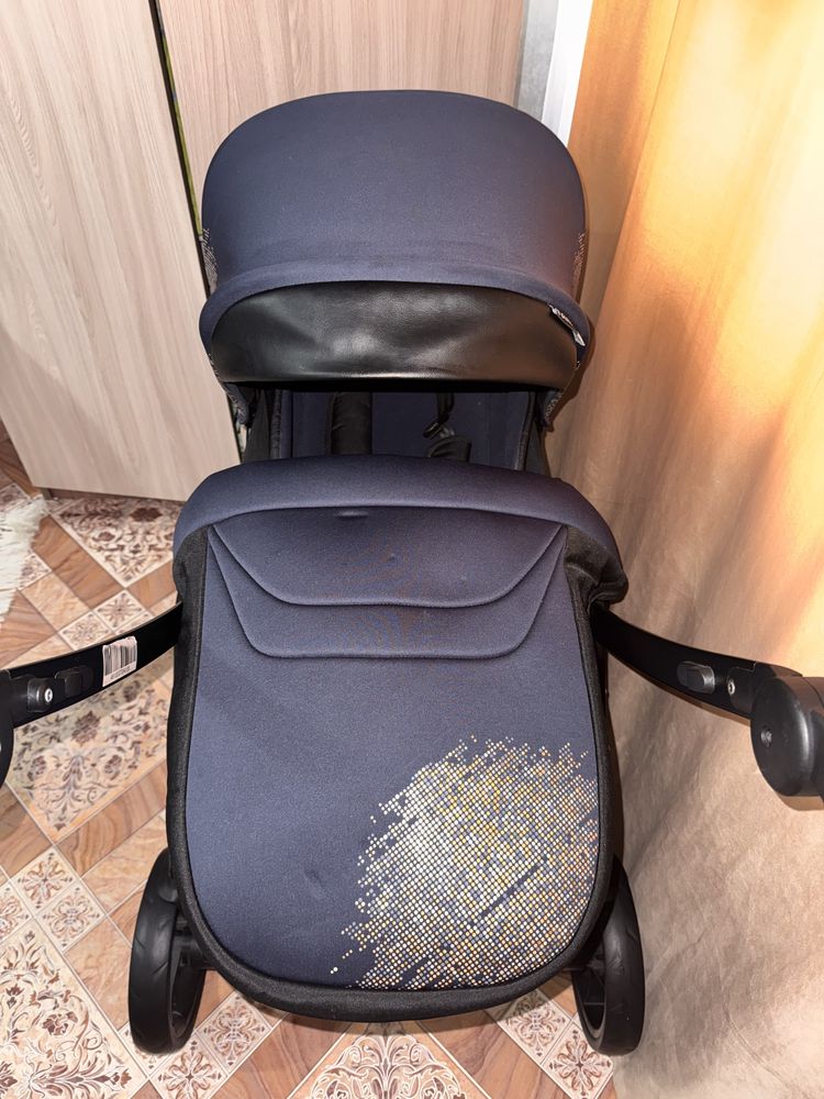 Продам почти новую коляску